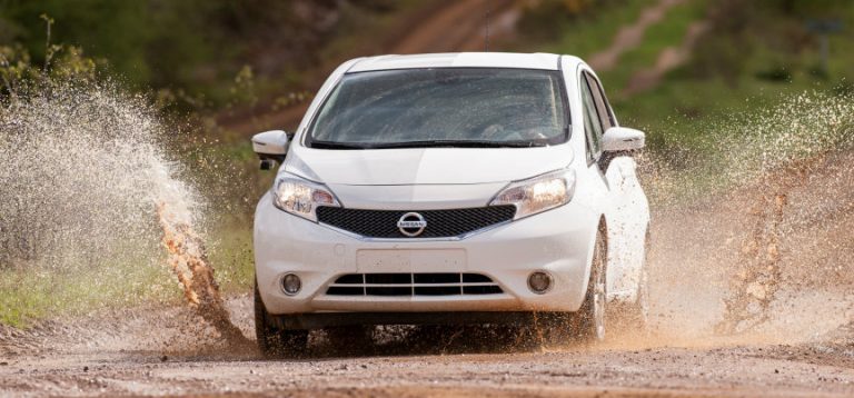Nissan разви автомобил што сам се чисти
