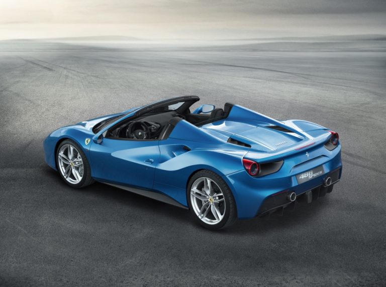 Ferrari 488 Spider: Само небото е лимит