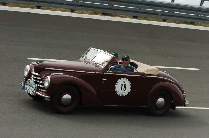 Skoda 1102 tudor roadster