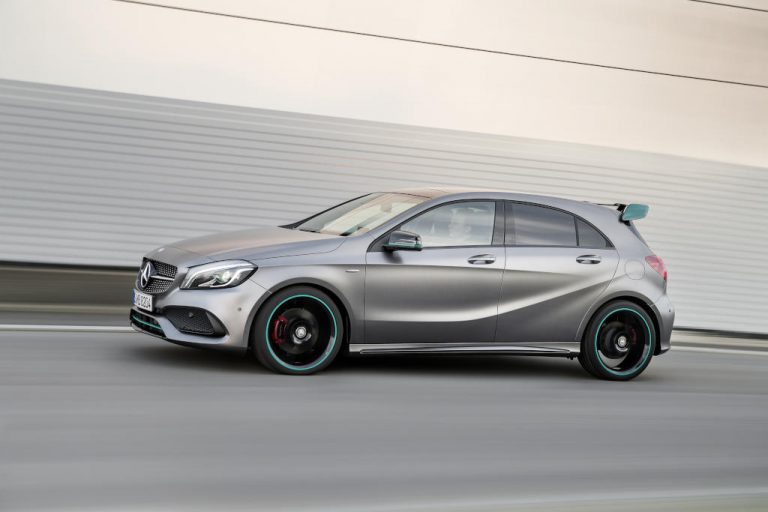 Фејслифт на компактот на Mercedes: Голф-класата сега се вика А-класа