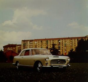 Оригиналниот изглед на Lancia Flaminia Coupe наспроти дизајнерската студија на Рејмонд Леви