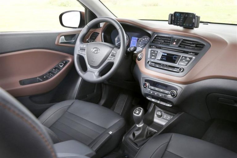 Први фотографии од ентериерот на новиот Hyundai i20