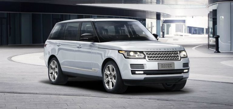 Range Rover Hybrid LWB: Повеќе простор, помалку гориво