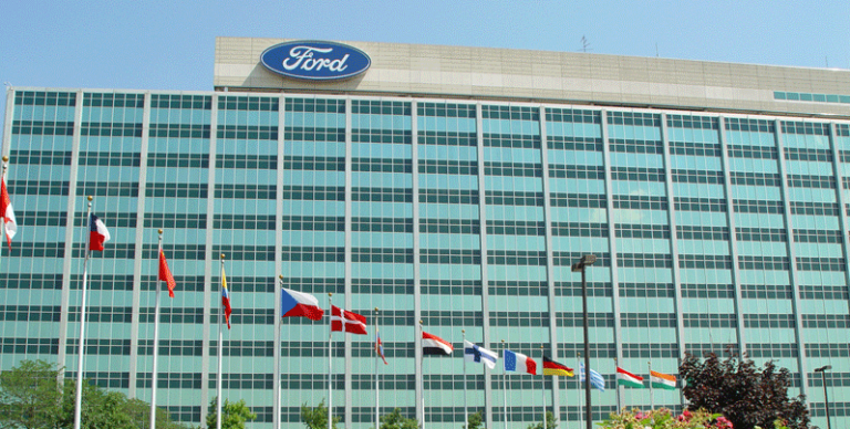 Вработените во Ford ќе добијат службен iPhone