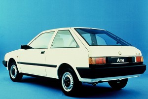Место изглед на Alfa и техника на Nissan, Arna имаше јапонски дизајн и се произведуваше на Југот на Италија