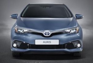 toyota auris 2015
