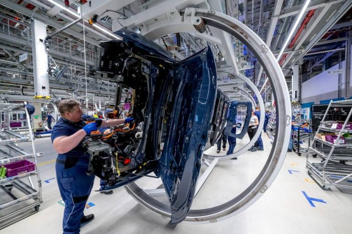 BMW производство iX3 во Дебрецин Унгарија