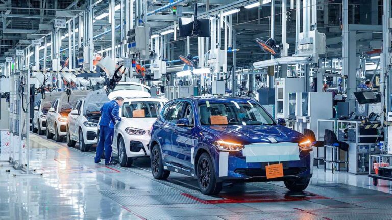 BMW се подготвува за старт на електричниот iX3