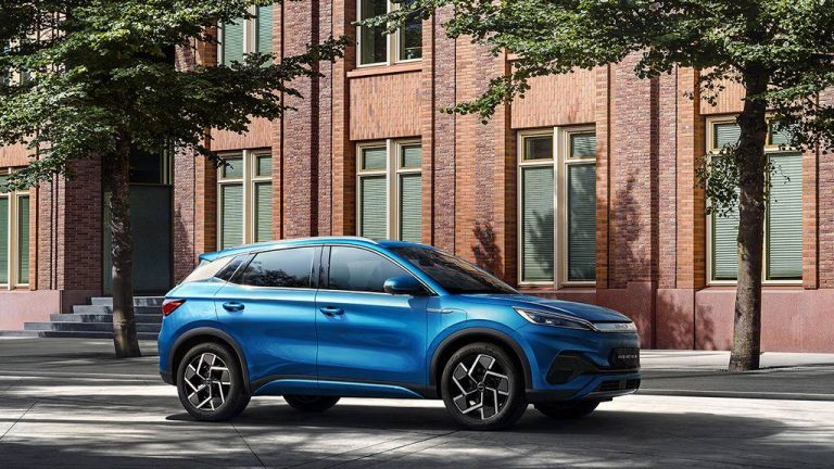 BYD се надева на продажба од 3 милиони возила и покрај слабеењето на Кина