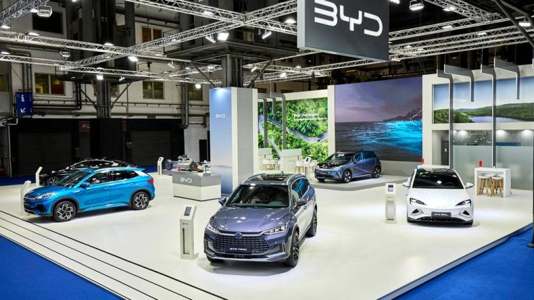 BYD ја зголемува предноста пред VW како најпродаван производител на автомобили во Кина