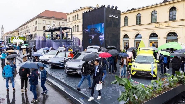Би Уај Ди ангажира германски менаџери, план за 300 салони и над 50.000 возила на најголемиот европски пазар