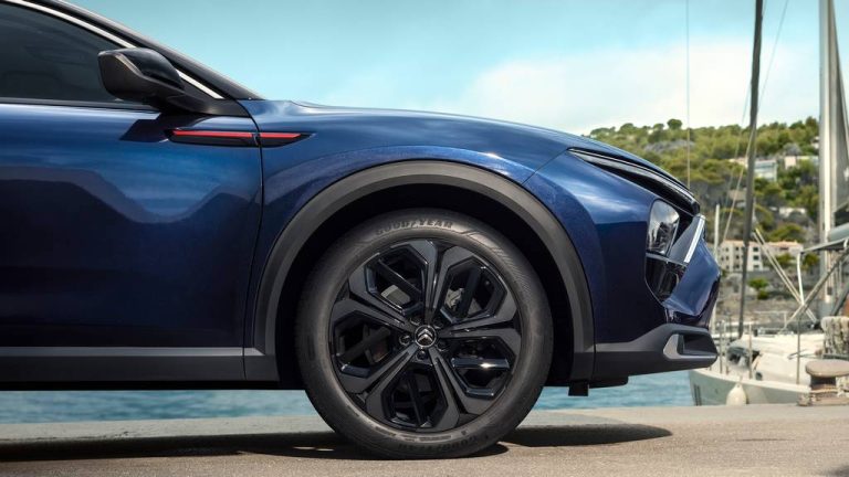 Хипнотизира со комфорот: Citroen C5 X во специјална серија Hypnos