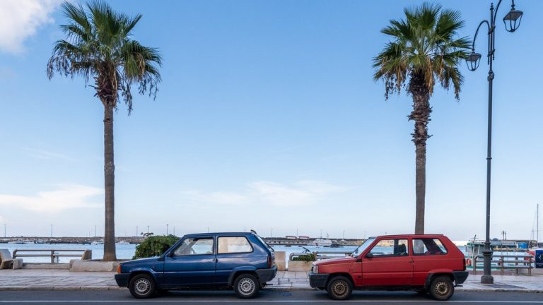 На овој остров во Италија се вози само Fiat Panda