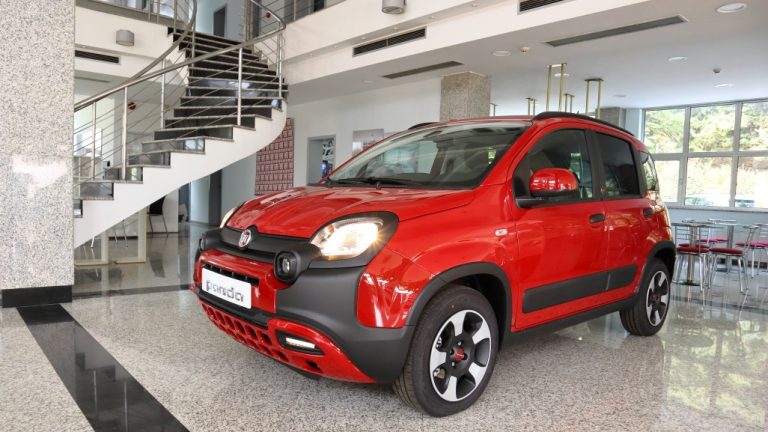 Fiat Panda Hybrid Red: Италијанска големина на автомобил