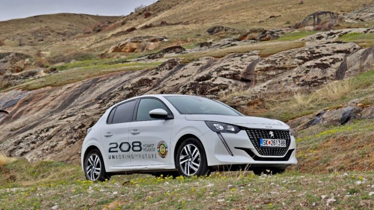 Golf прв во март, Peugeot 208 прв од јануари до март