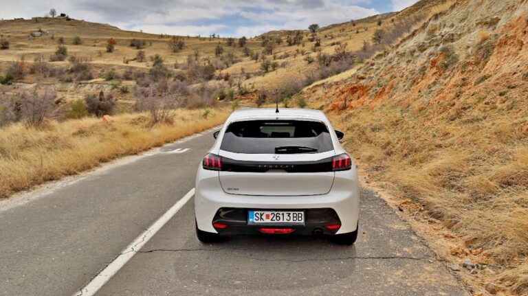 Peugeot 208 најпродаван модел во Европа во јуни, T-Roc пред Golf
