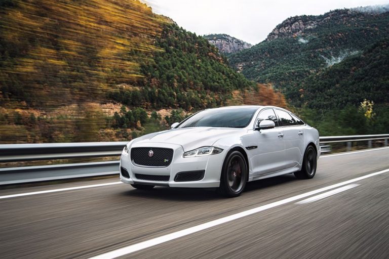 Jaguar XJ во одбрана од новата серија 7 на BMW