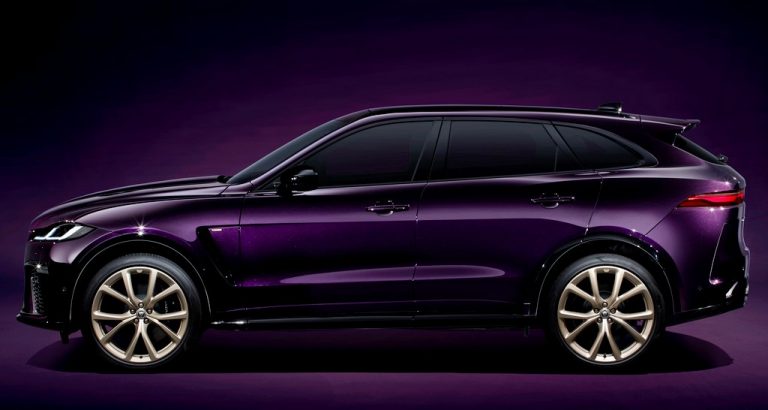 Jaguar F-Pace во победничката боја од Леман во 1988 година