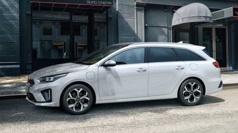 Kia го има единственото компактно комби со плагин-хибрид
