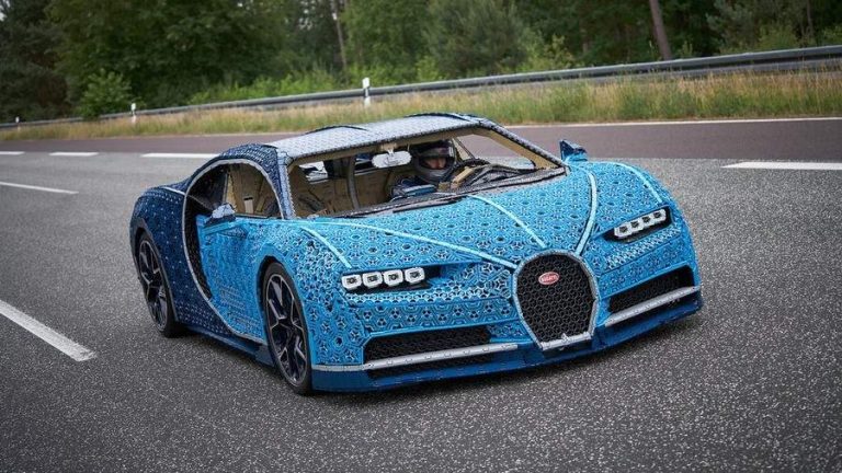 LEGO Technic Bugatt Chiron naslovna