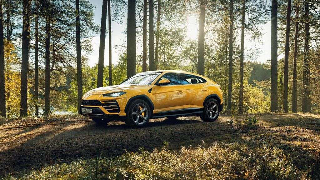 Конвој од Lamborghini Urus на експедиција во Република Карелија