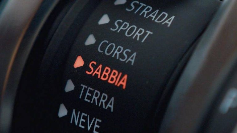Lamborghini Urus sabbia