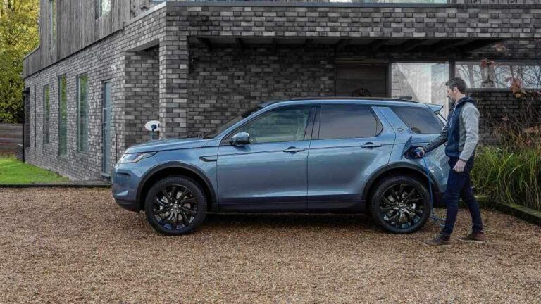 Land Rover „спадна“ на три цилиндри