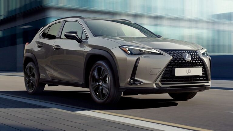 Кросоверот Lexus UX на усовршување за 2021 година