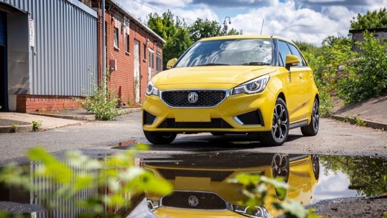 MG MG3 nov napred