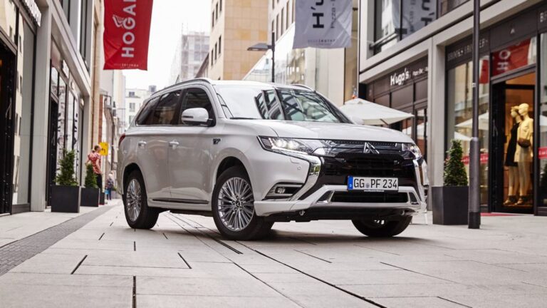 MITSUBISHI outlander plugin hybrid germanija