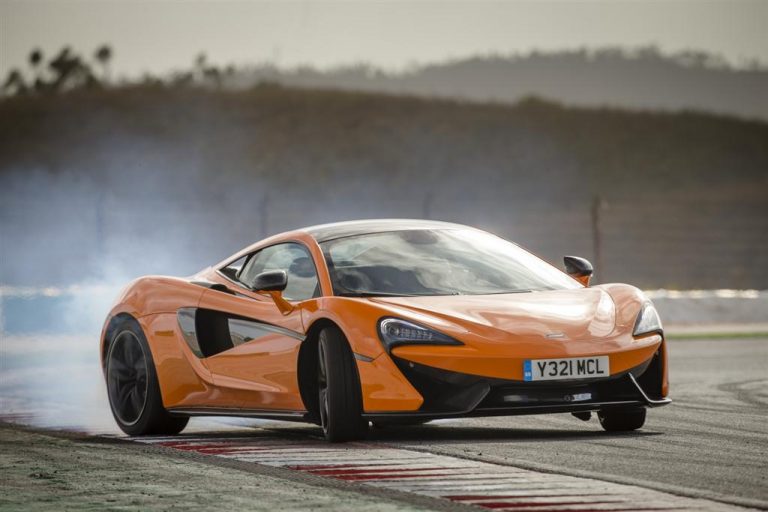 McLaren 570S е формула 1 болид за почетници