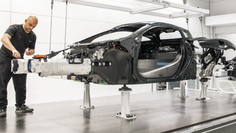McLaren бара кројачи, шијачи, бродоградители