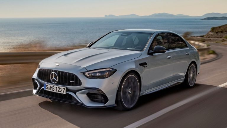 Електрични 204 КС заменуваат четири цилиндри во Mercedes-AMG C 63