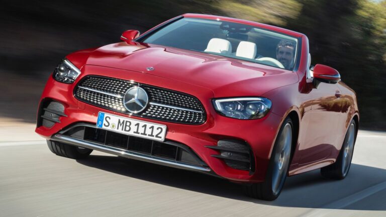 Свежи кабриолет и купе од одделението за уживање на Mercedes