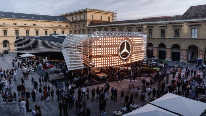 Mercedes штанд ИАА 2025