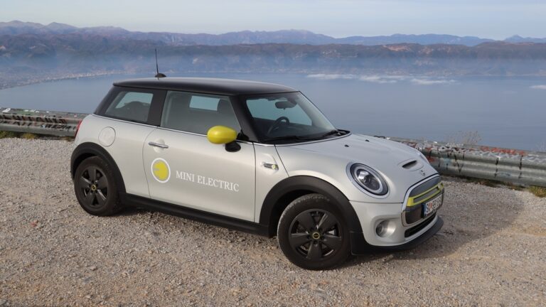 Mini Cooper SE ја вози првата електрична тура низ Македонија (Дел 2) носечка