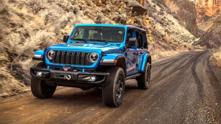 Нова маска и голем дисплеј за новото моделско годиште на Jeep Wrangler