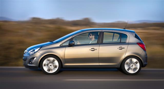Opel-Corsa-268348-medium