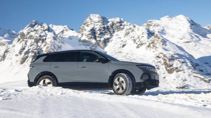 Opel Grandland AWD elektrik 01