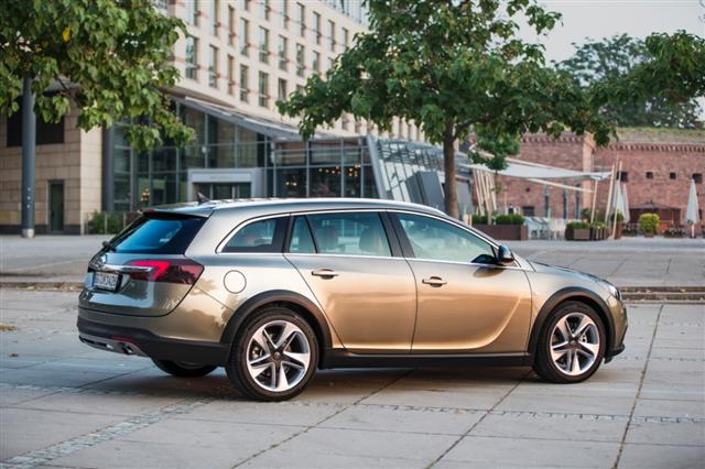 Opel-Insignia-Country-Tourer-287815-medium