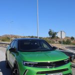 Со овој препознатлив изглед наскоро пристига и новата генерација на Opel Astra, дизајнерите го нарекуваат Opel Vizor. Рогот во хаубата исто е дел од „визорот“