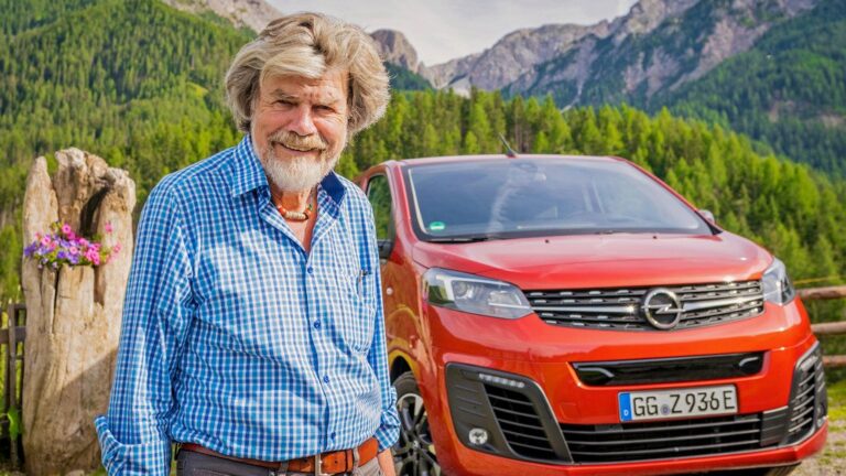 На авантуристот Меснер му се допаѓа електричното комбе на Opel