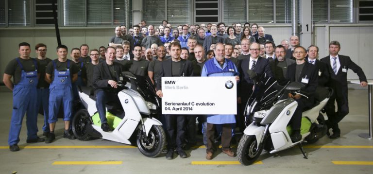 BMW започна со производство на електричниот скутер