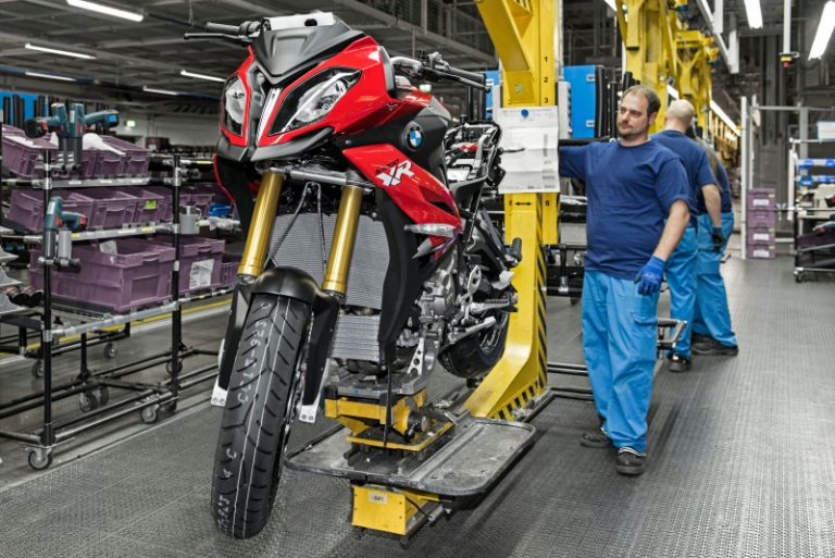 BMW S 1000 XR стартуваше со производство