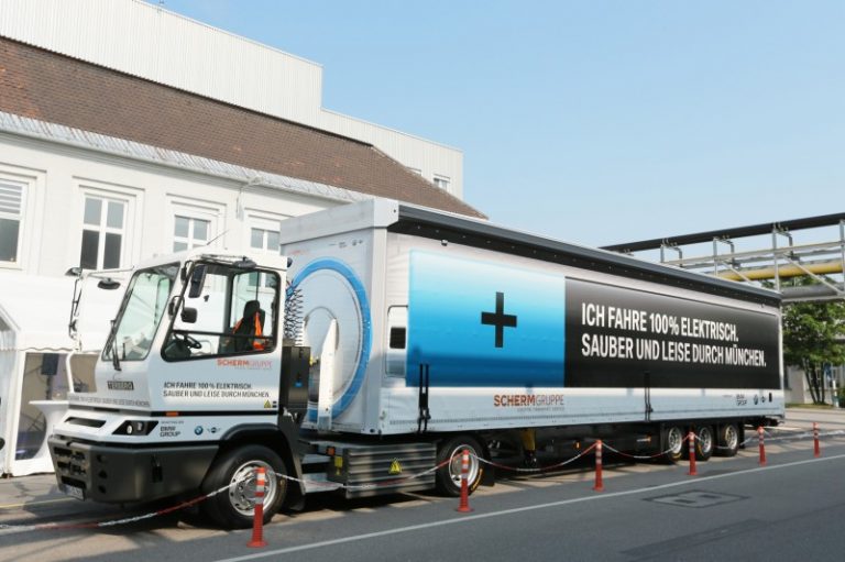Електричен камион од 40 тони разнесува товар за BMW