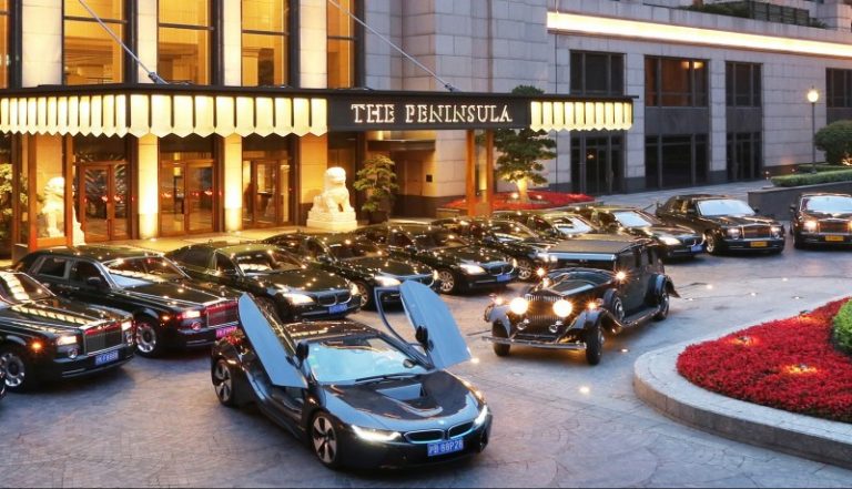 BMW i8 за гостите на луксузниот хотел Peninsula Shanghai