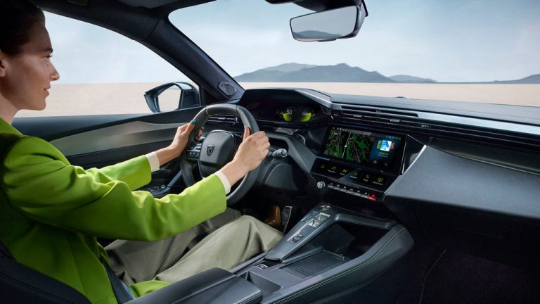 Единственото i-нешто што е поголемо од i-Phone: Десет години на Peugeot i-Cockpit