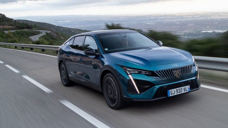 PEUGEOT ја започнува својата електрична година од Салонот на автомобили во Брисел