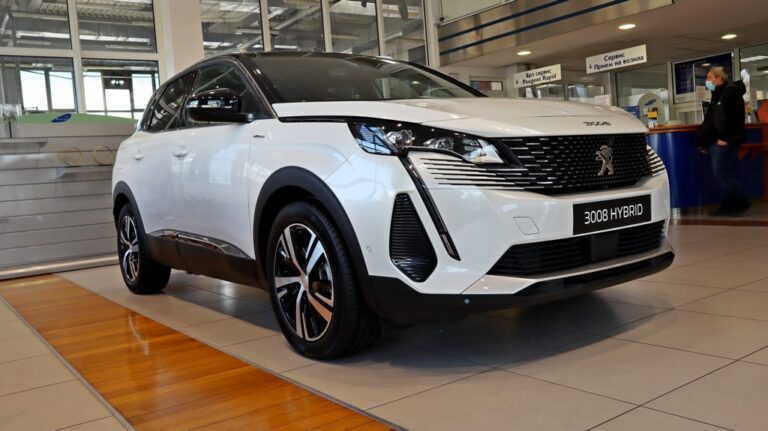 Peugeot 3008 во Еуроимпекс: Хибридниот погон е природна средина за лавот