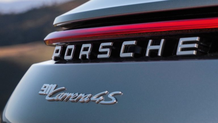 Porsche 911 (992)